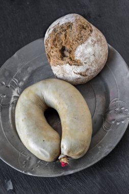 Liver sausage with onions