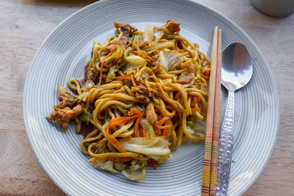 Delicious Japanese cuisine Yakisoba or hot dry noodles Japanese — Stock Photo, Image