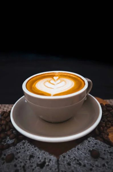 Closeup Koffie Latte Art Verlof Van Verse Melk Schuim Aan — Stockfoto