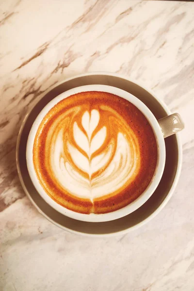 Closeup Koffie Latte Kunst Verlof Van Verse Melk Schuim Aan — Stockfoto