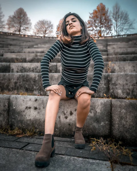 Retrato Ciudad Hermosa Joven Anfiteatro — Foto de Stock