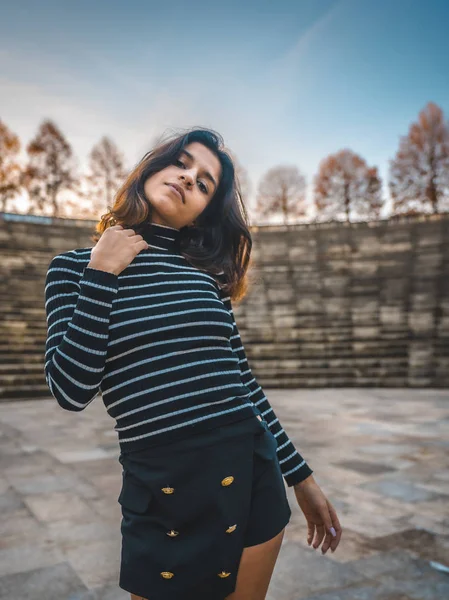 Retrato Cidade Bela Jovem Anfiteatro — Fotografia de Stock