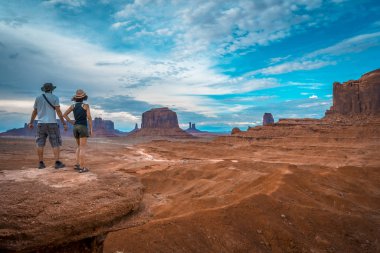  Monument Valley Ulusal Parkı, Utah, Usa 'daki çift