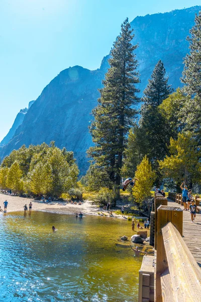 Vista Pitoresca Lago Yosemite National Park Califórnia Estados Unidos América — Fotografia de Stock