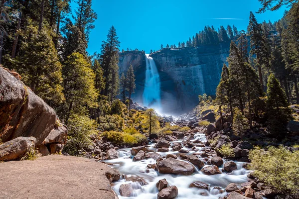 Изумительный Вид Водопады Вернал Национальном Парке Йосэмит Калифорния Сша — стоковое фото