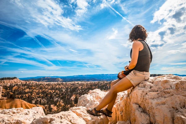 Woman Enjoying Amazing View Bryce National Park Utah United States — 스톡 사진