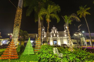 Copan Ruinas Meydanı Noel 'de dekore edildi, Honduras