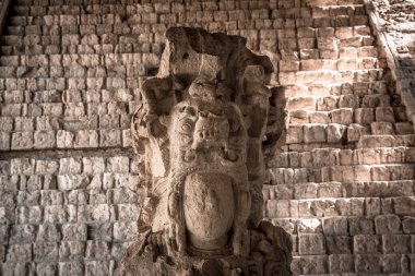 Copan Ruinas, Honduras tapınaklarındaki bir figürün ayrıntıları