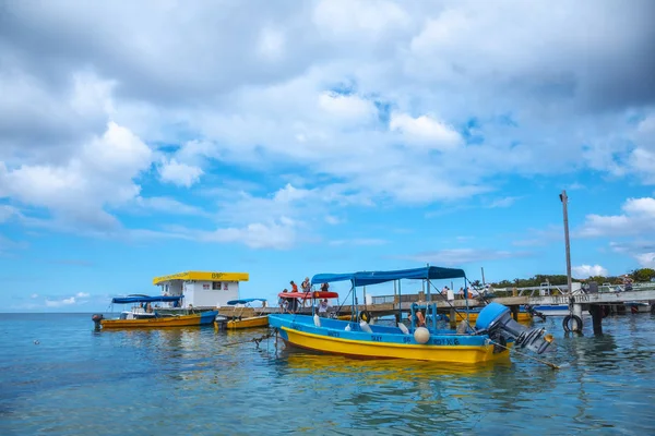 Tela Honduras Styczeń 2020 Łodzie Transportowe Plaży Tela — Zdjęcie stockowe