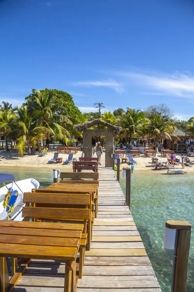 Beautiful Pier Benches View Azure Sea Water Roatan Honduras — Stockfoto