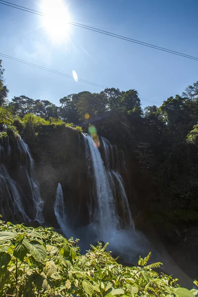 Pulhapanzakin Vesiputous Yojoa Järvellä Hondurasissa — kuvapankkivalokuva