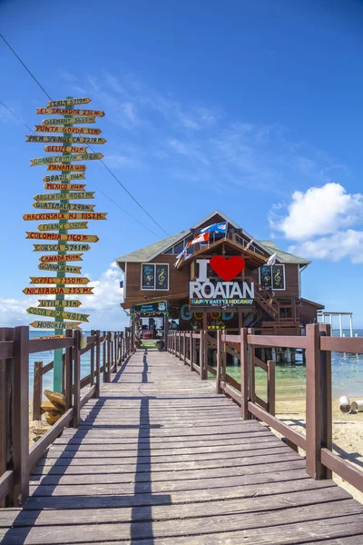 Roatan Honduras January 2020 Wooden Bar Love Roatan Sea West — Stockfoto