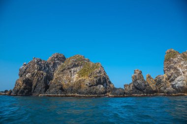Büyük kayalar, güzel tropikal plajlar mavi gökyüzü, Tela, Honduras 
