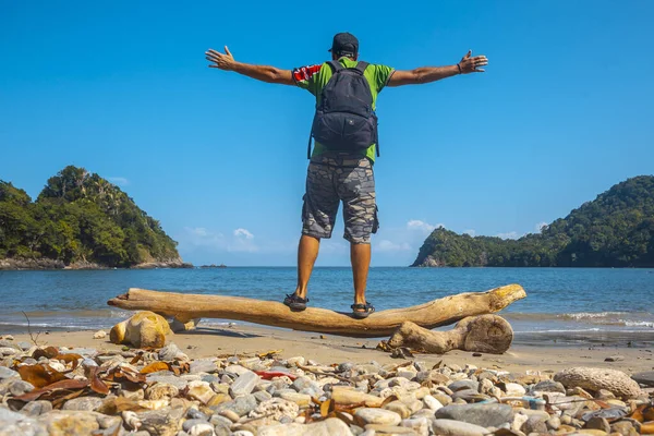 Man Stående Stocken Stranden Puerto Caribe Punta Sal Karibiska Havet — Stockfoto