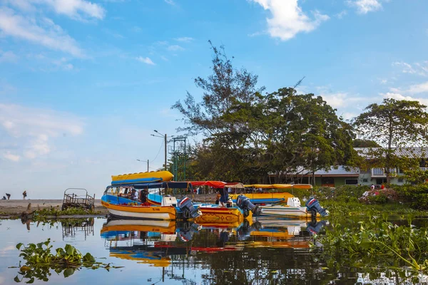 Tela Honduras Tammikuu 2020 Kuljetusveneet Telan Rannalla — kuvapankkivalokuva