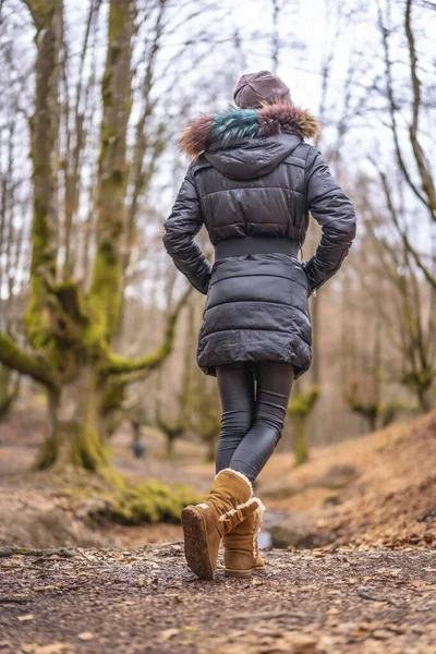 Porträtt Ung Kvinna Höst Park在秋天公园的年轻女人肖像 — Stockfoto