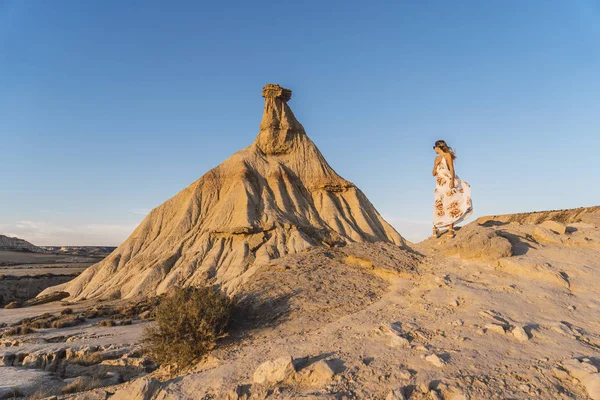 Fiatal Gyönyörű Sivatagban Bardenas Reales Navarra Spanyolország — Stock Fotó