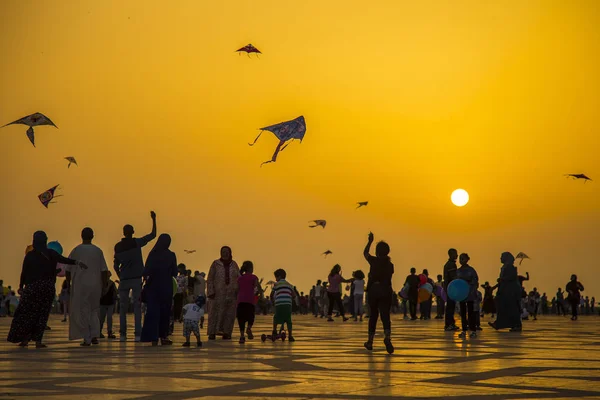 Casablanca Morocco August 2018 People Kites Sunset Hassan Mosque — Φωτογραφία Αρχείου