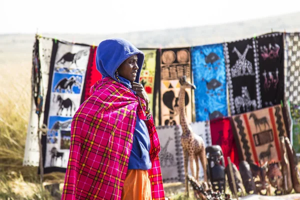 Masai Mara Kenia Augustus 2018 Een Lokaal Meisje Rommelmarkt Het — Stockfoto