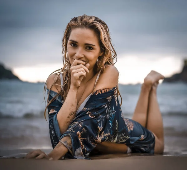 Portrait Beautiful Young Woman Bikini Sea Shore — Stockfoto