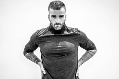 çekici bir genç adam portresi 