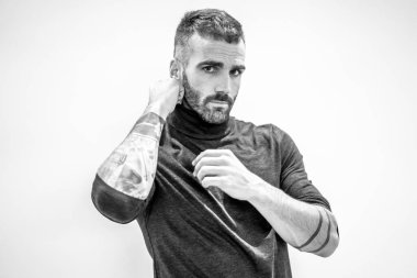 çekici bir genç adam portresi 