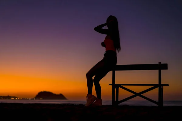 Retrato Moda Atraente Jovem Mulher Praia Zarautz Vista Pôr Sol — Fotografia de Stock