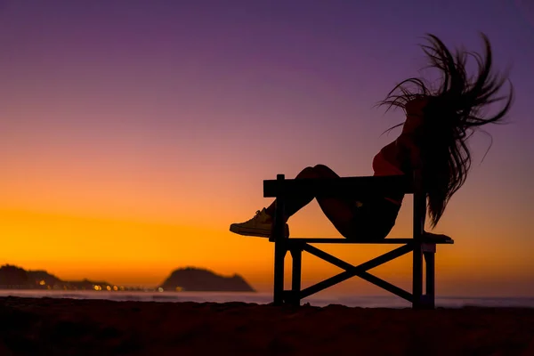 Retrato Moda Atraente Jovem Mulher Praia Zarautz Vista Pôr Sol — Fotografia de Stock