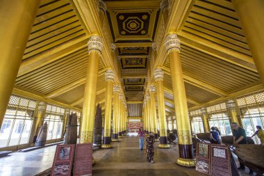 Bago, Myanmar - 2018 Baharı: Bago şehrindeki güzel tapınak