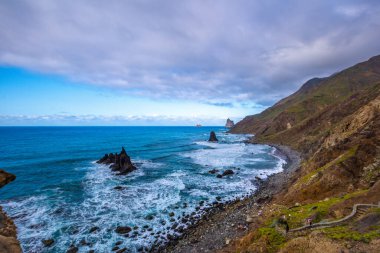 Gün batımında Tenerife 'de güzel Benijo plajı