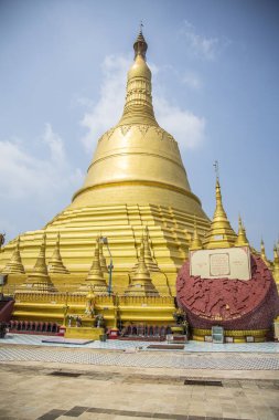 Bago, Myanmar - 2018 Baharı: Yangon Bobita Stupa, Myanmar