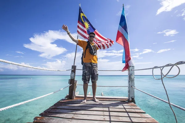 Остров Мантанани Кота Кинабалу Малайзия Весна 2018 Года Человек Флагом — стоковое фото