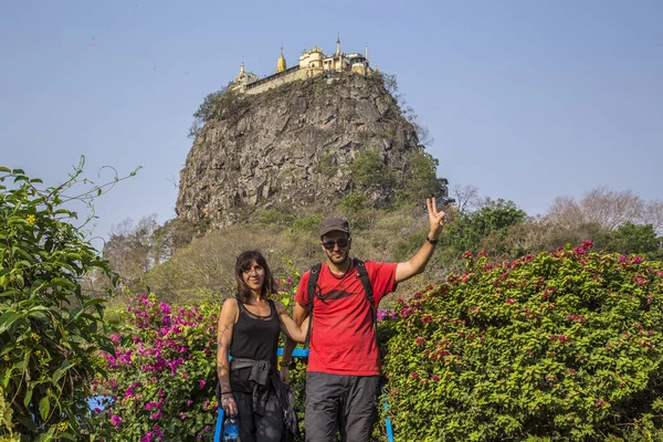 Bagan Myanmar Printemps 2018 Couple Contre Ancien Temple Bagan Myanmar — Photo