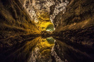 Kayalık ve dikitli mağara, Cueva De Los Verdes, Lanzarote Adası, İspanya