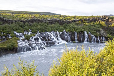 Küçük Barnafoss Şelaleleri İnanılmaz İzlanda manzarasından