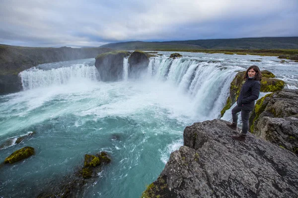 꼭대기에 관광객인 아이슬란드 — 스톡 사진