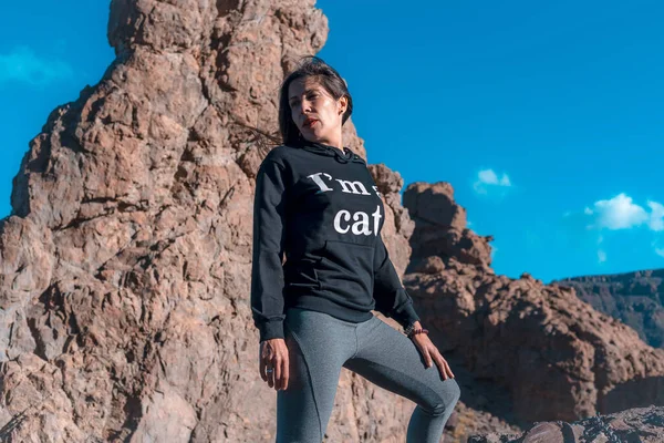 Bela Jovem Mulher Vulcão Teide Ilha Tenerife — Fotografia de Stock