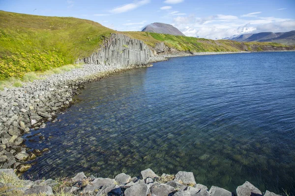 Skalista Plaża Olafsfjordur Islandia — Zdjęcie stockowe