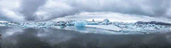 ジュルサロンのパノラマ 氷河川ラグーン アイスランド南東部の大きな氷河湖 Vatnajokull国立公園の端 — ストック写真