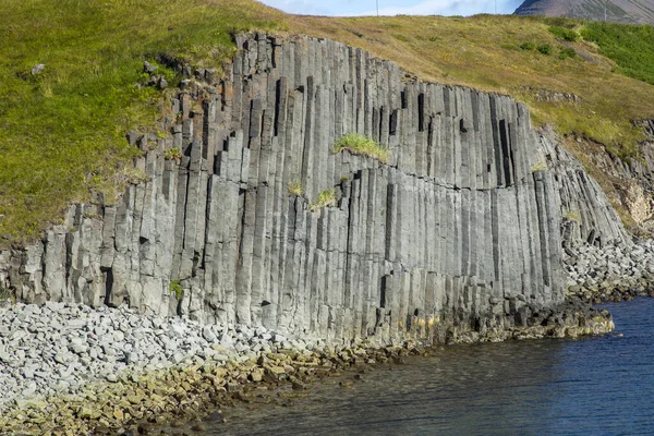 Olafsfjordur Zlanda Sahillerindeki Güzel Taş Duvarlar — Stok fotoğraf