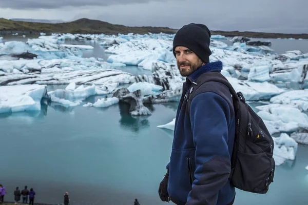 Mladý Chlapec Jokulsarlonu Řeka Ledovcová Laguna Velké Ledovcové Jezero Jihovýchodě — Stock fotografie