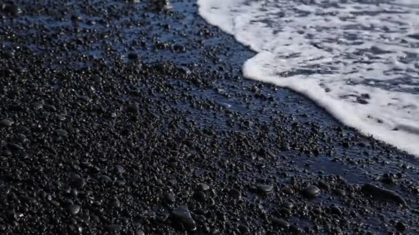 Las Olas Llegan Verano Playa Arena Negra Vik Islandia — Vídeos de Stock