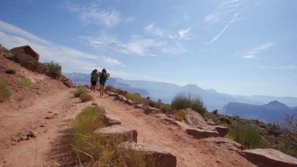 Una Pareja South Kaibab Trailhead Del Gran Cañón Arizona — Vídeo de stock