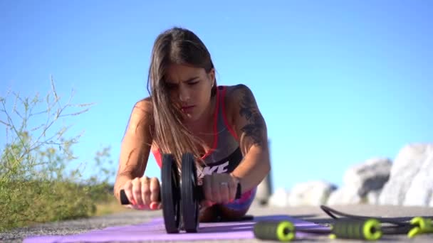 Zumaia Gipuzkoa España Septiembre 2019 Una Joven Haciendo Ejercicios Fitness — Vídeos de Stock