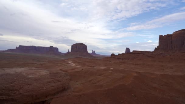 Mladý Chlapec Přírodním Parku Monument Valley Utahu Spojené Státy — Stock video