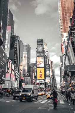 New York, ABD; 5 Ocak 2020: Times Meydanı 'nda birçok ulaşım