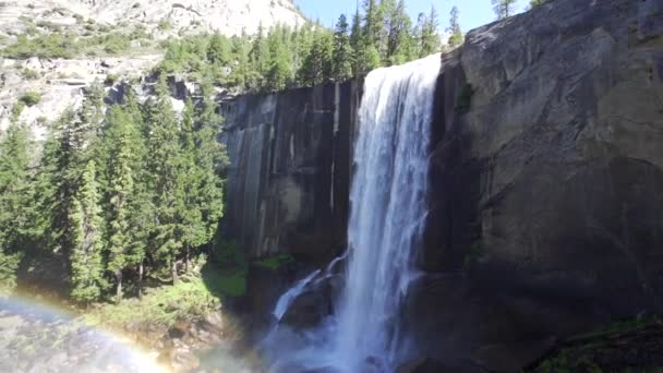 Detalj Regnbågen Vid Vernal Falls Vattenfall Yosemite National Park Kalifornien — Stockvideo