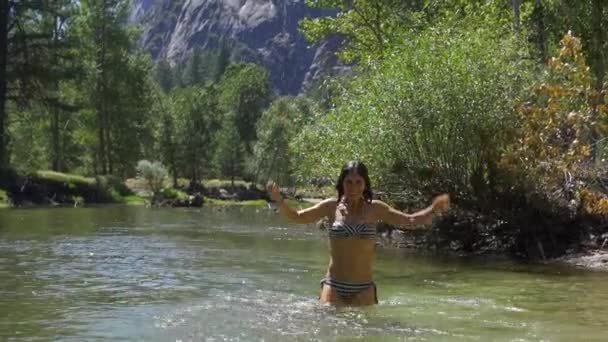 Young Girl Throwing Water Yosemite National Park River California United — Stock Video