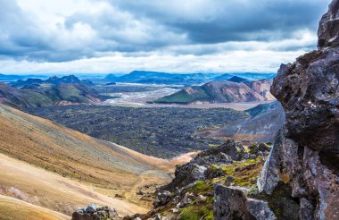 Landmannalaugar, İzlanda 'dan 54 km uzaklıktaki volkanik kül vadisine ulaştık.