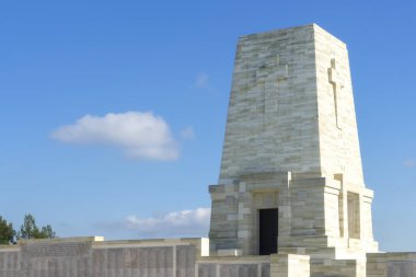 5 Şubat 2018 Yalnız Çam mezarlığı, Türkiye 'nin Çanakkale kentinde Gelibolu muharebesine katılan Anzak askerleri mezar taşları